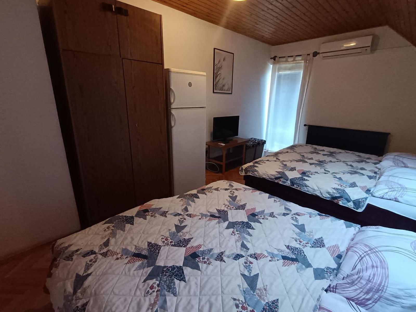 Bed and Breakfast Szuzanna Fenyves Panzio Шиофок Экстерьер фото