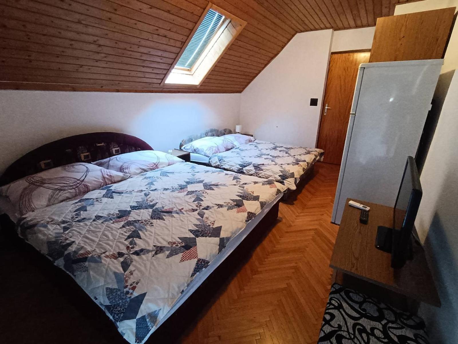 Bed and Breakfast Szuzanna Fenyves Panzio Шиофок Экстерьер фото